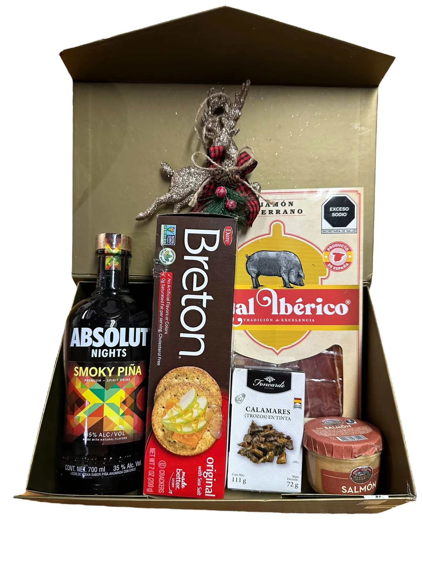 Pedido por volumen de canastas navideñas económicas listo para entregarse